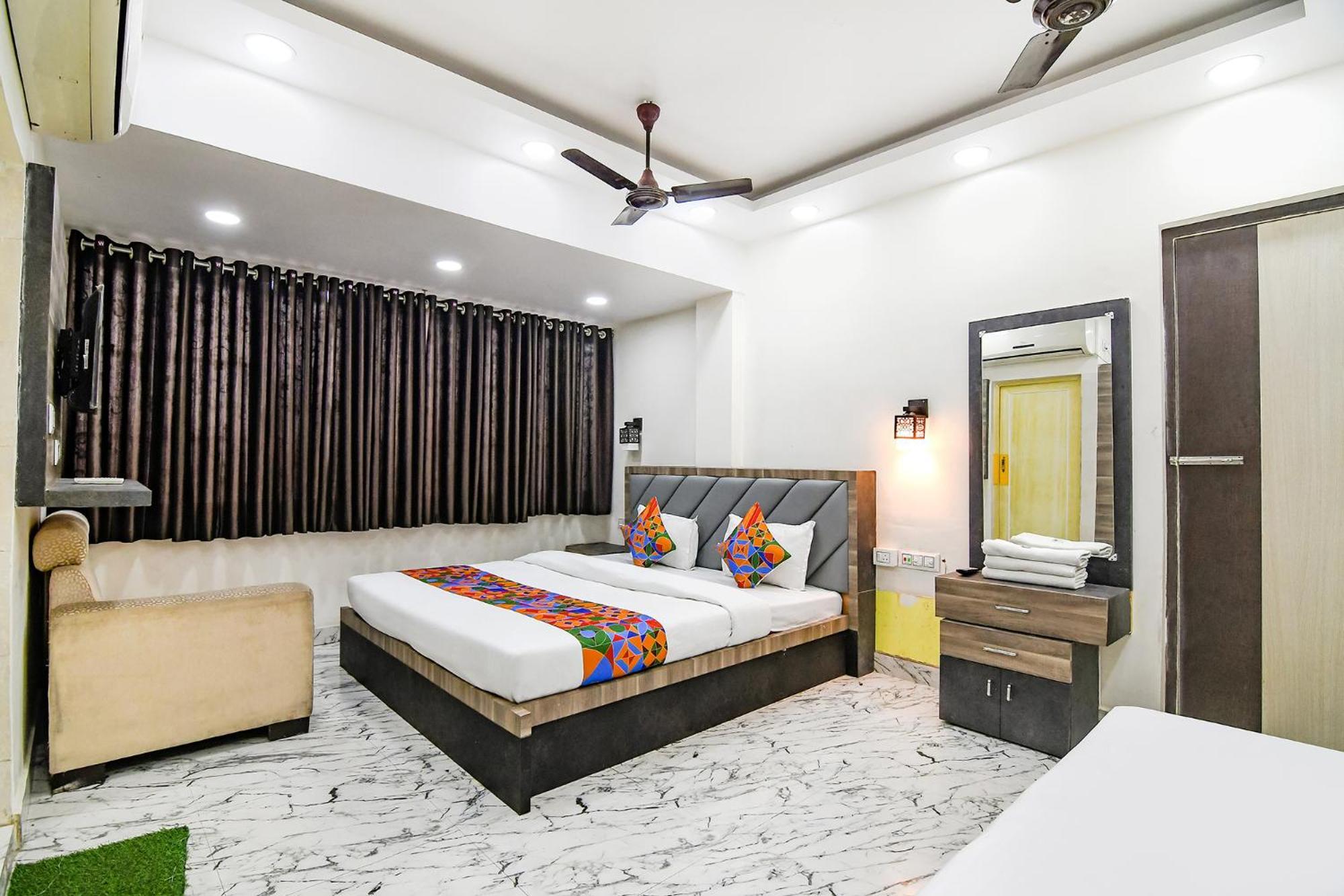 Fabexpress Sr Royale - Nr Sealdah Station Hotel Kolkata Exterior photo